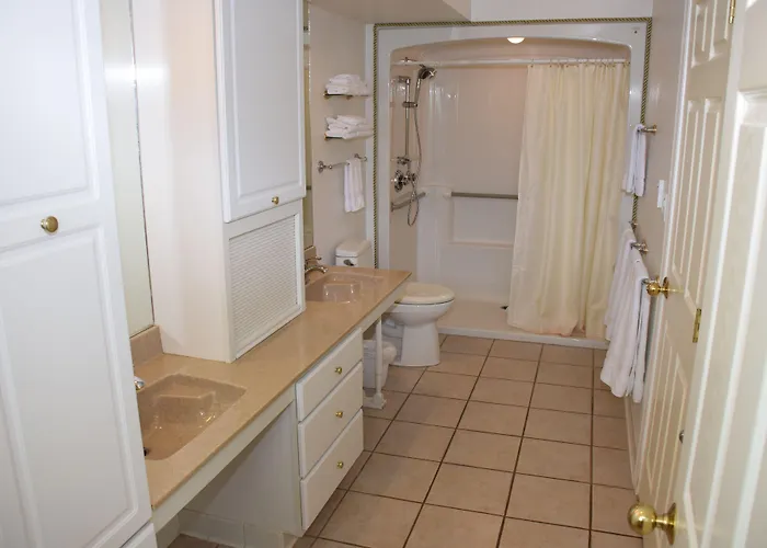 Longliner Lodge And Suites