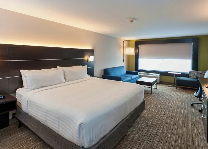 Holiday Inn Express & Suites - Dodge City By Ihg