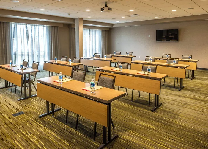 Courtyard By Marriott Somerset