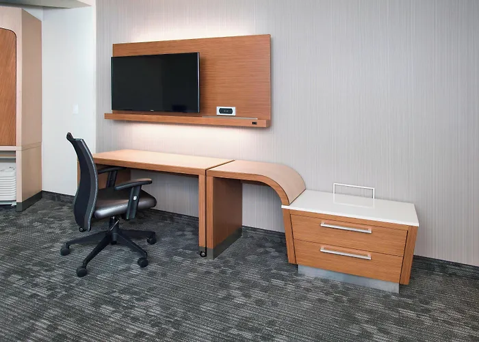 Courtyard By Marriott Redwood City