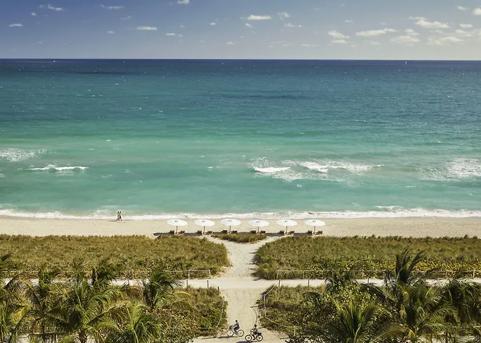 Four Seasons Hotel At The Surf Club