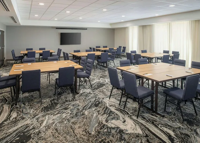 Courtyard By Marriott Houston City Place