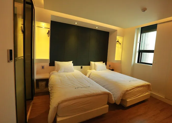 Noel Business Hotel
