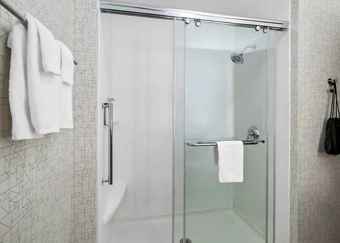 Holiday Inn Express & Suites - Detroit Northwest - Livonia By Ihg
