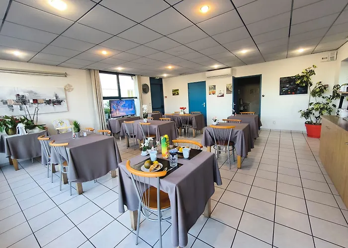 Hôtel Le Laury's-hôtel calme proche de Rodez avec parking privé gratuit