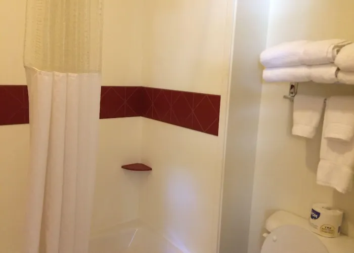 Shepherd Mountain Inn & Suites