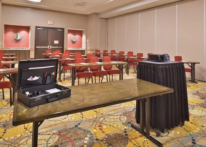 Crowne Plaza Shenandoah - Woodlands Area By Ihg