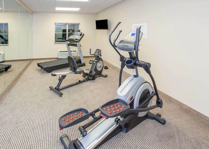 Baymont By Wyndham Grand Forks