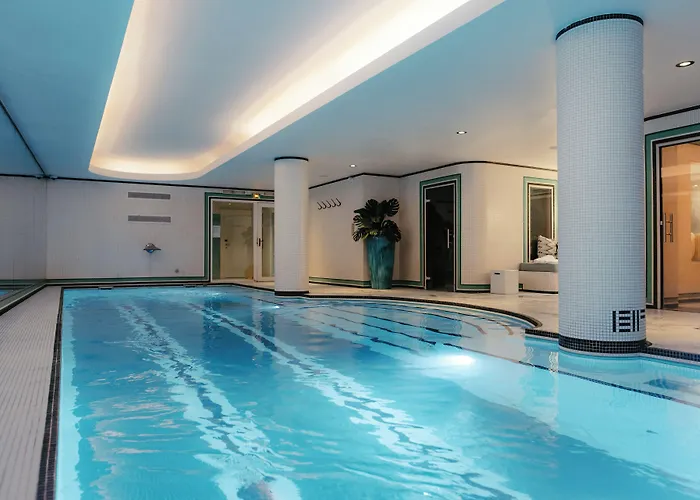 Hotel Eiffel Blomet