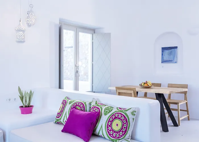 Skyfall Suites - Adults Only