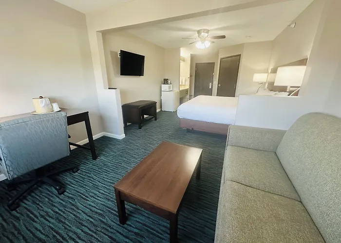 Bridgepointe Inn & Suites By Bphotels, Lincoln I-80 & 27Th St