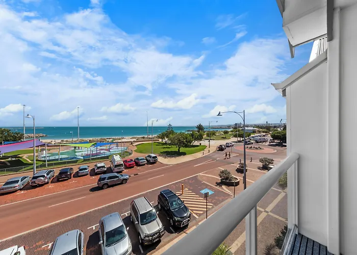 Ocean Centre Hotel