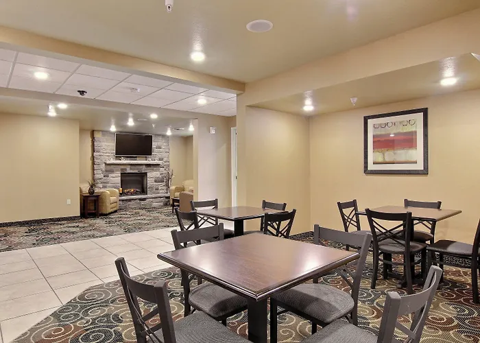 Cobblestone Inn & Suites - Linton