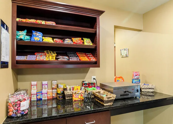 Cobblestone Inn & Suites Cambridge
