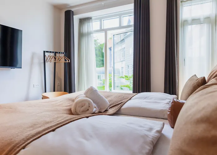 Sixtus Sinatur Hotel & Konference