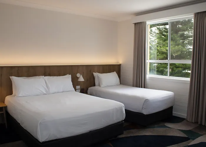 Seabreeze Beach Hotel
