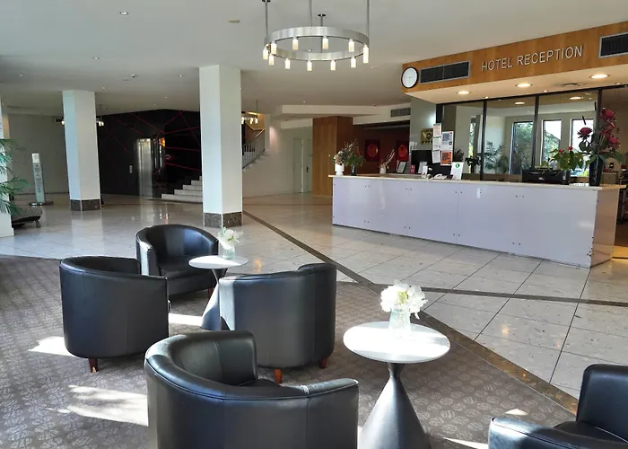Golden Pebble Hotel