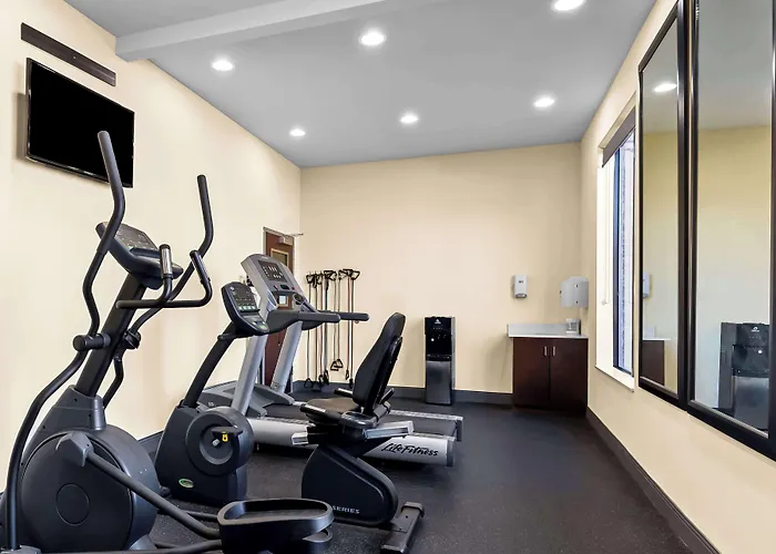 Best Western St. Louis Airport North Hotel & Suites