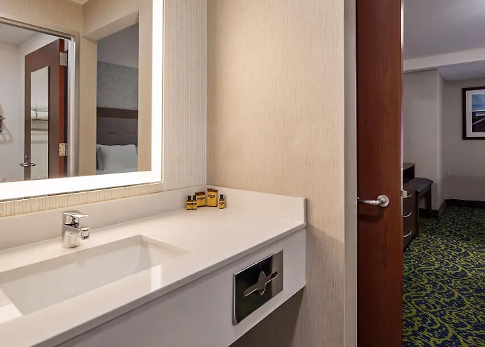 Best Western Plus Portsmouth Hotel & Suites
