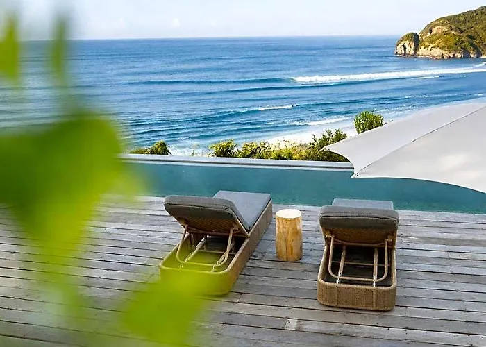Kini Resort - Luxury Beachfront Bamboo Resort