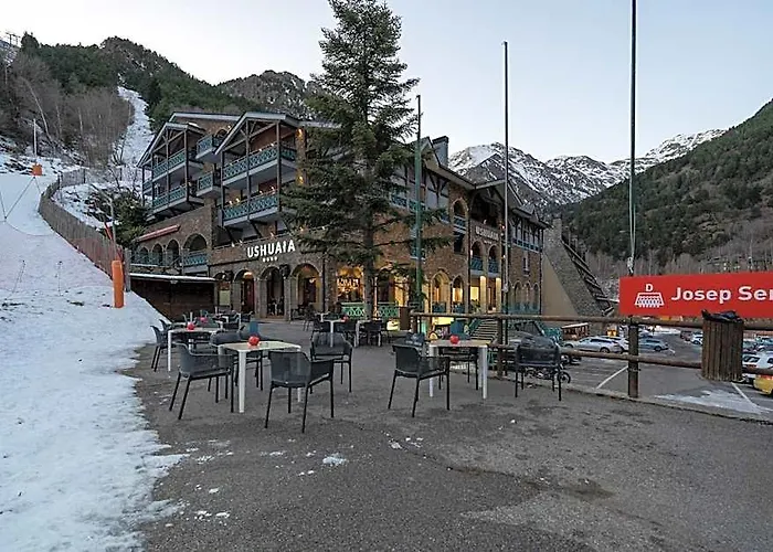 Hotel Crest