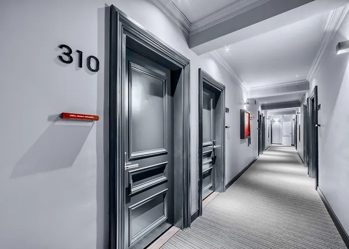 Numa Port Hotel (Adults Only)
