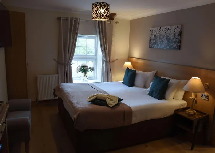 Crossways Inn