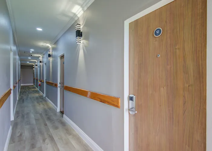 Airport Suites Hotel