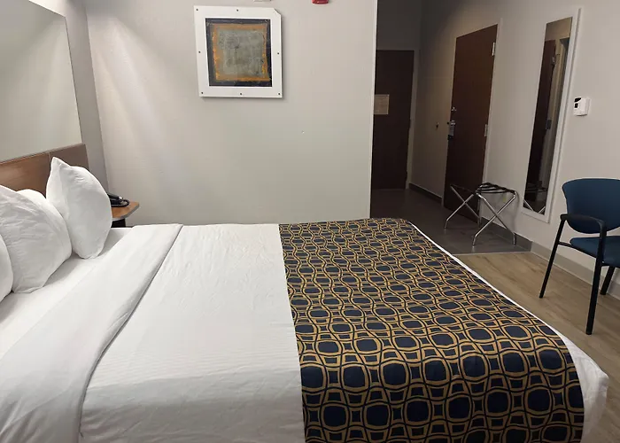 Microtel Inn & Suites
