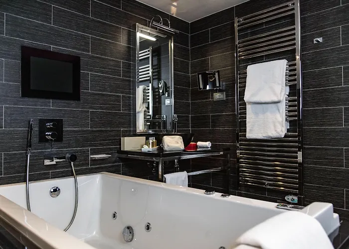 Avenue Lodge Hotel & Spa