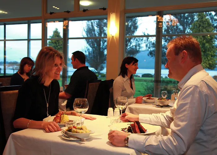 Distinction Te Anau Hotel & Villas