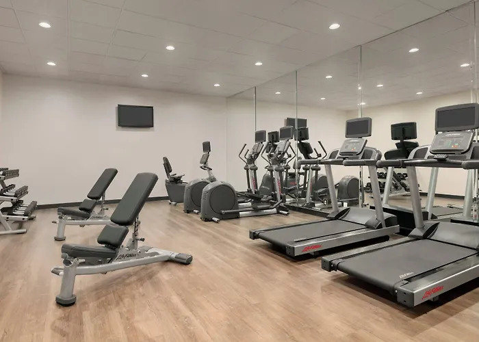 Holiday Inn Express Hotel & Suites Norfolk Airport By Ihg