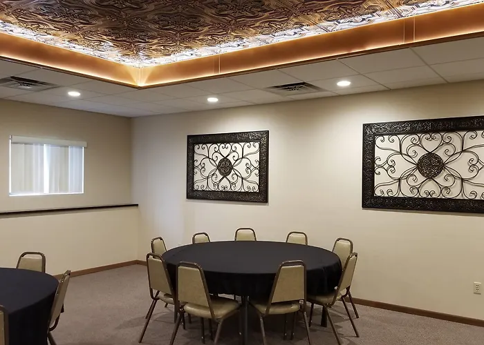 Econo Lodge - Valley City