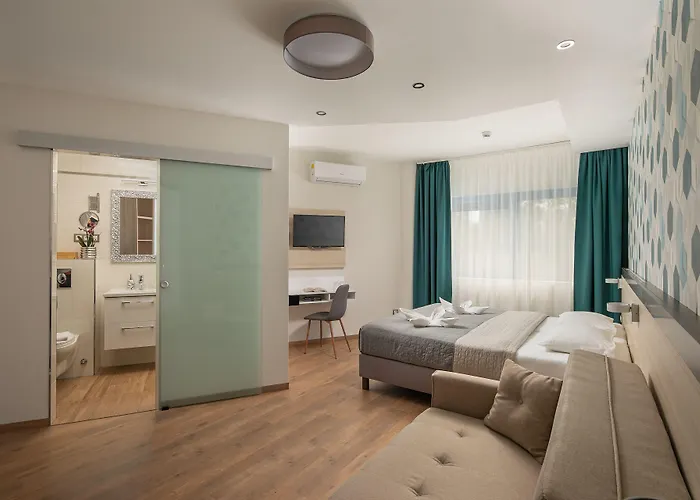 Kristaly Hotel