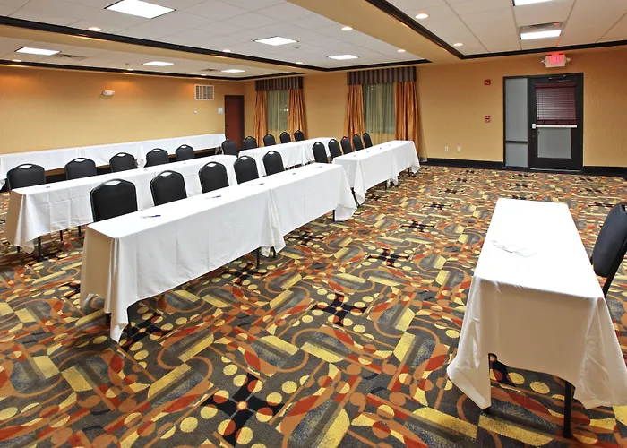 Holiday Inn Express Hotel & Suites Texarkana East By Ihg