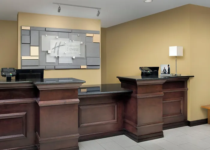 Holiday Inn Express Uvalde By Ihg