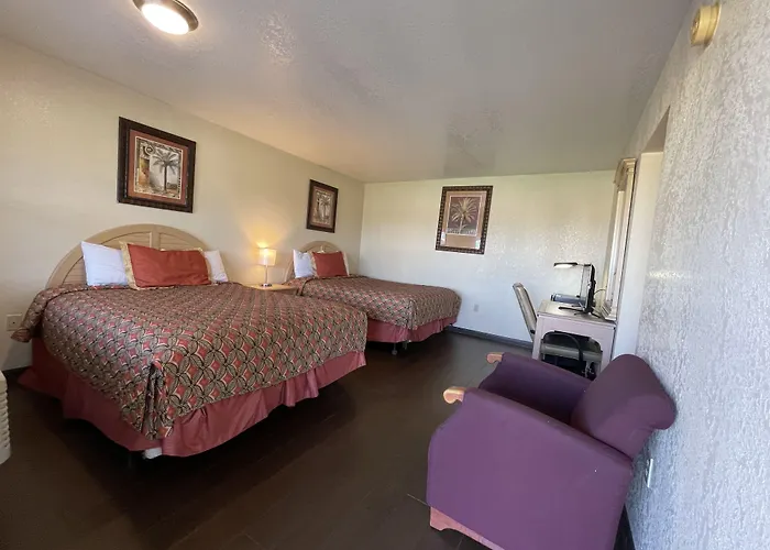 Lake Roy Beach Inn - Winter Haven