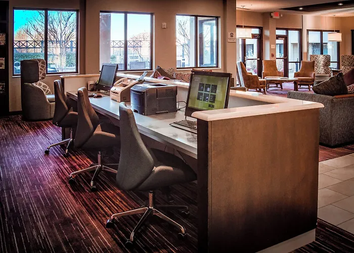 Courtyard By Marriott Norman