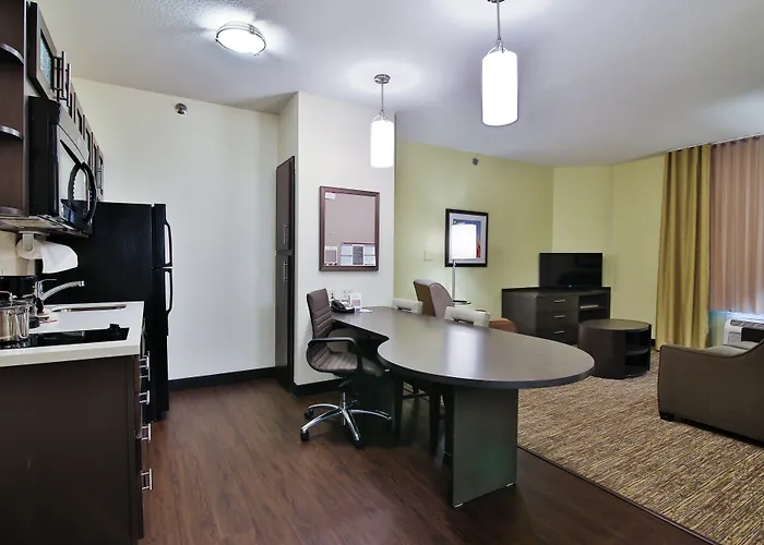Candlewood Suites Bismarck