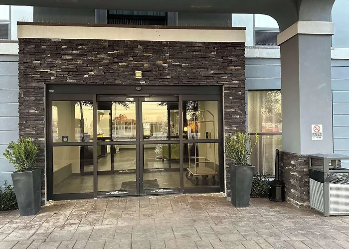 Ramada By Wyndham Burkburnett - Wichita Falls