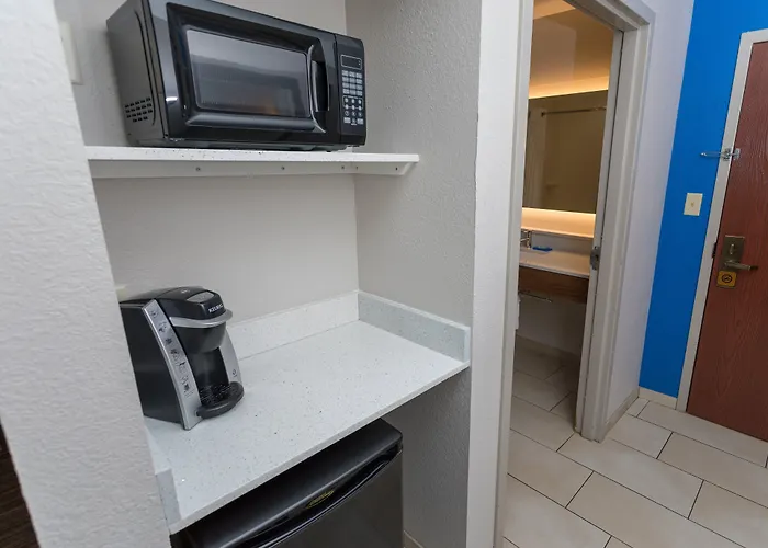 Holiday Inn Express Hotel & Suites Athens By Ihg