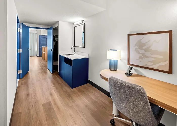 Spark By Hilton Woodbridge