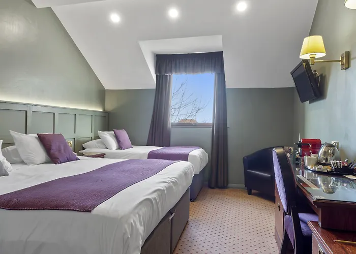 The Oaks Hotel