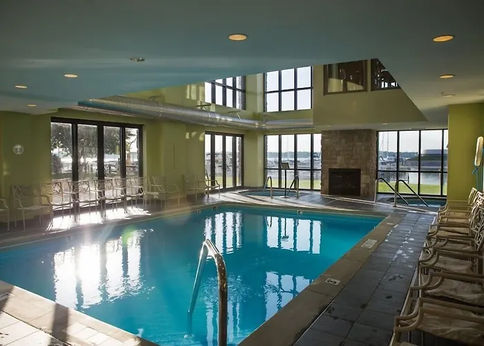 Shoreline Inn & Conference Center, An Ascend Collection Hotel