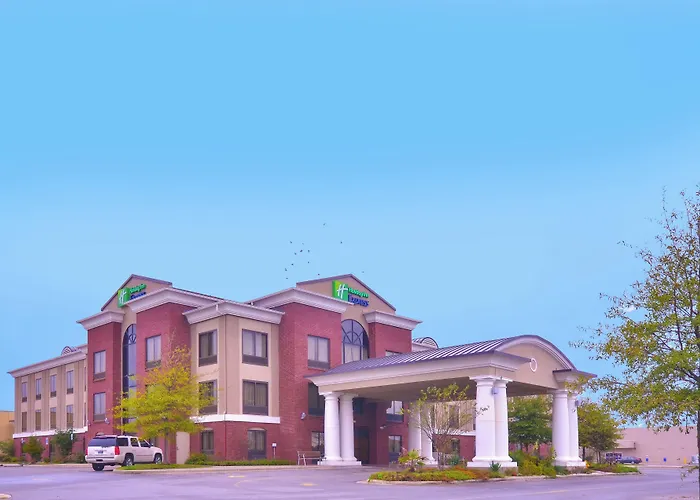 Holiday Inn Express & Suites Pine Bluff/Pines Mall By Ihg