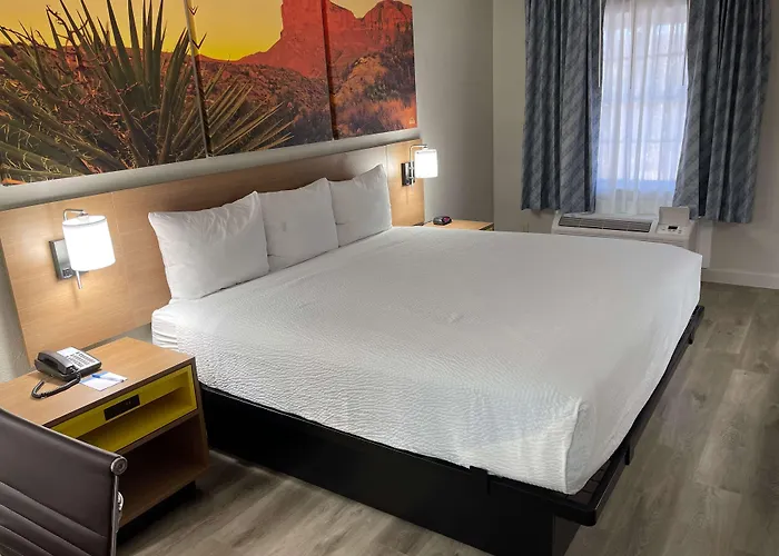 Days Inn By Wyndham Tucson City Center