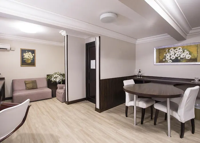 Hotel Lang Palace - Fica no Centro da Cidade