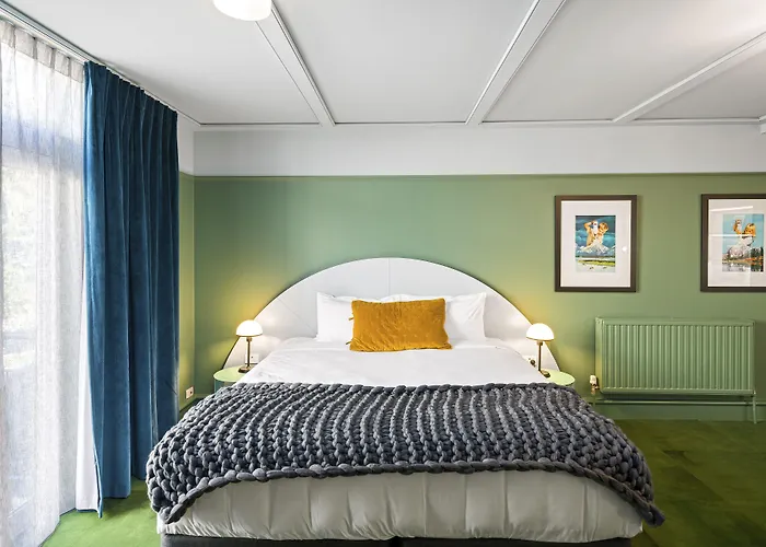 The Central Hotel Queenstown, A Naumi Chapter