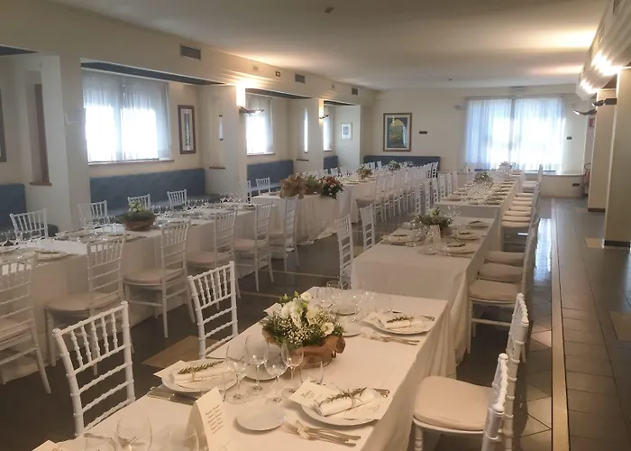 Hotel Cristallo di La Rosetta Srl