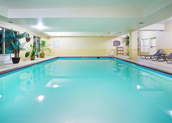 Holiday Inn Express Hotel & Suites London By Ihg